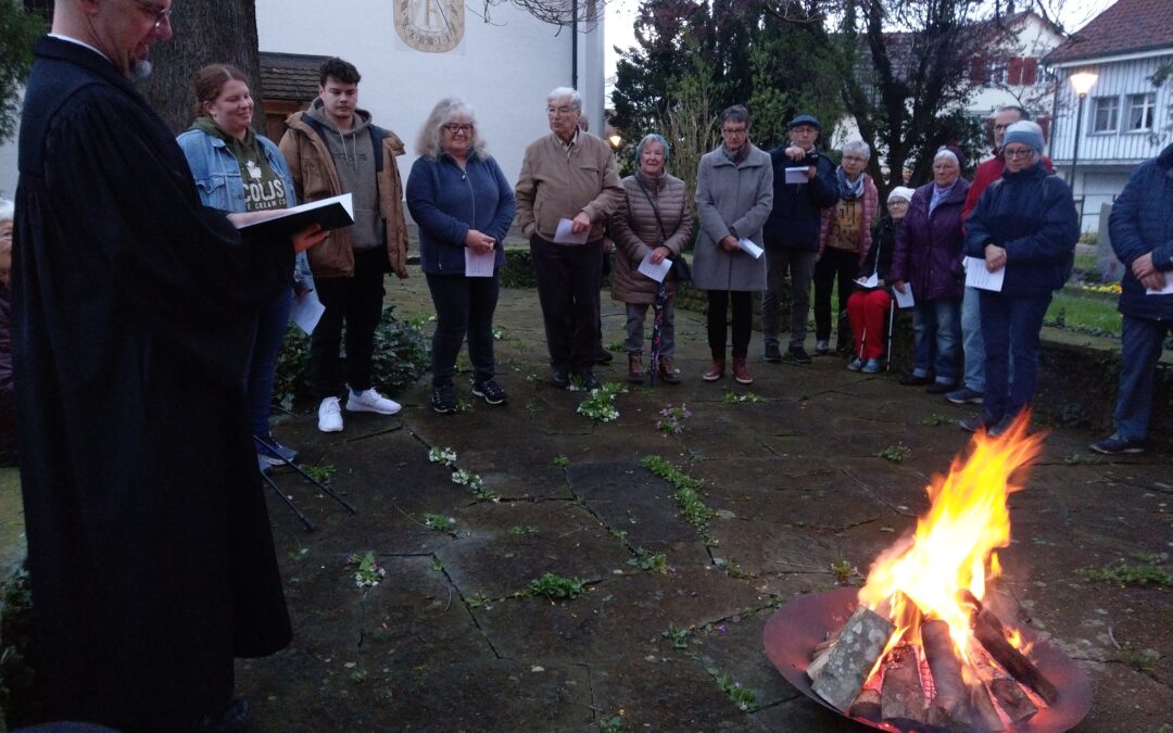 Osterfeuer in Uttwil